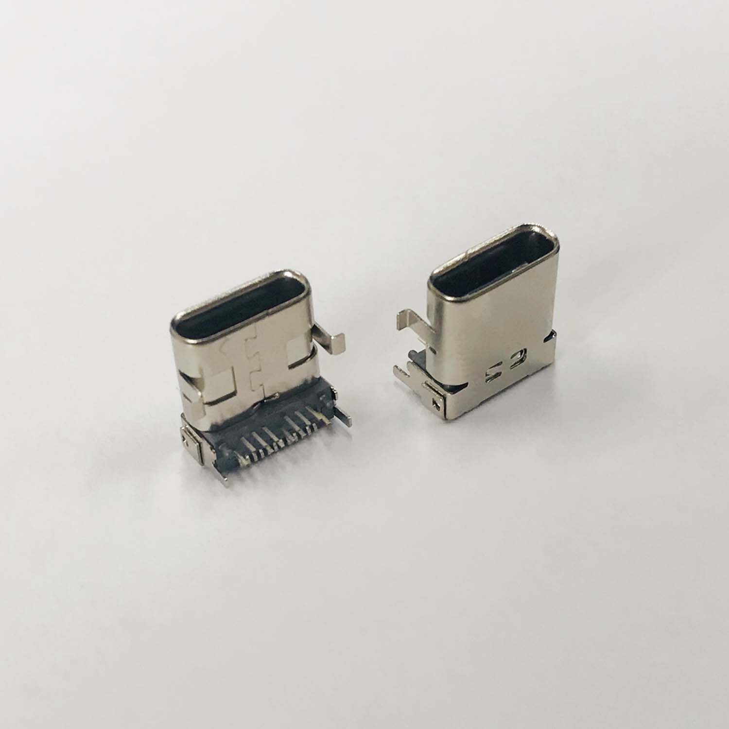 TYPE C 24P母座 板上前貼后插 雙殼 10.08.65長(zhǎng) 有彈